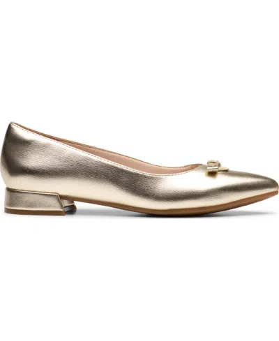 Clarks Natalyn Trim Charm Flat In Gold
