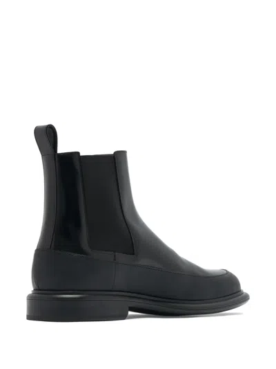 Givenchy Gent Chelsea Boots In Brushed Leather In Black