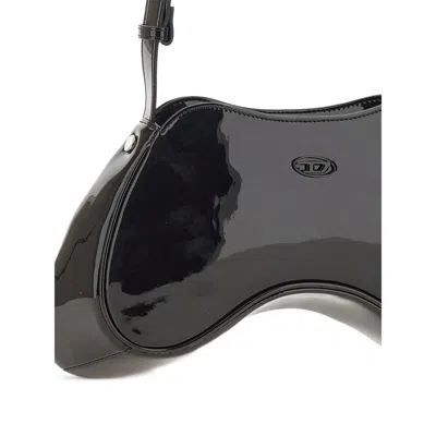 Diesel Play Patent-leather Curved Shoulder Bag In Black