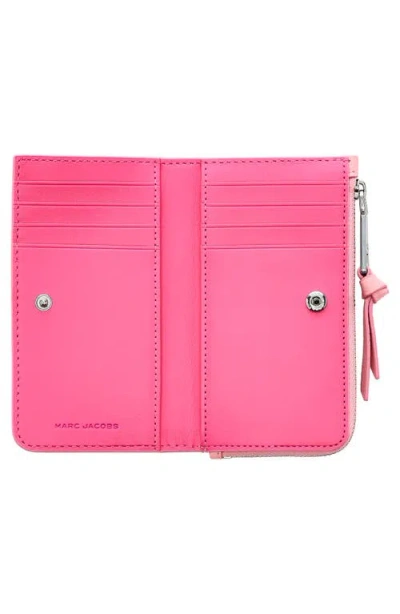 Marc Jacobs The Medium Flat Leather Wallet In Pink