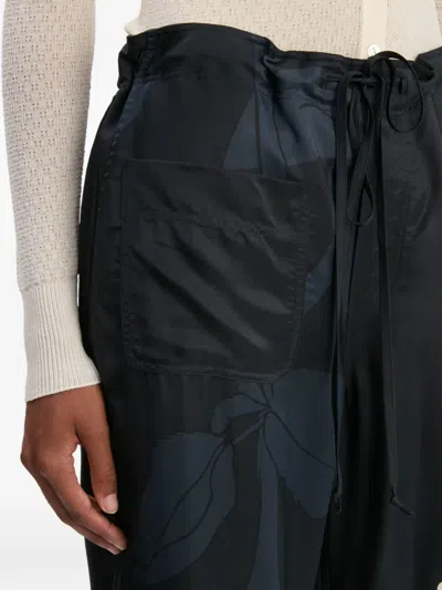 Victoria Beckham Womens Dark Navy Pale Rose Floral-motif Woven Cargo Trousers In Black