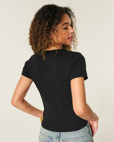 Hollister Short Sleeve Baby Tee In Black