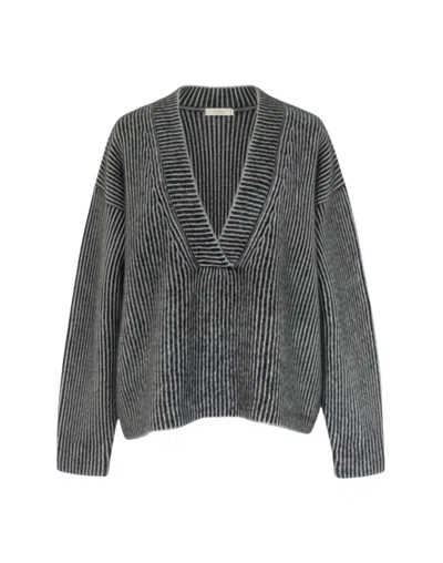 C.t.plage Lightweight Wool-blend Knit Pullover With In Gray