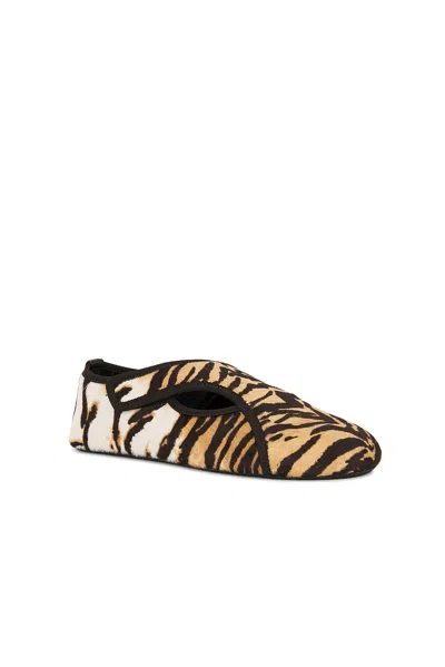 Alaïa Ballet Flat In Brown