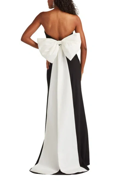 Tadashi Shoji Bow Strapless Crepe Taffeta Gown In Black