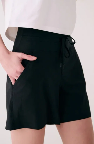 Lole Momentum Shorts In Black