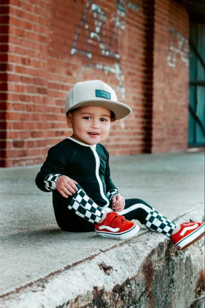 Fletch Checked Out Snoozer In Black