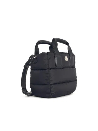 Moncler Borsa A Mano Caradoc Mini In Tessuto Nero Donna In Black