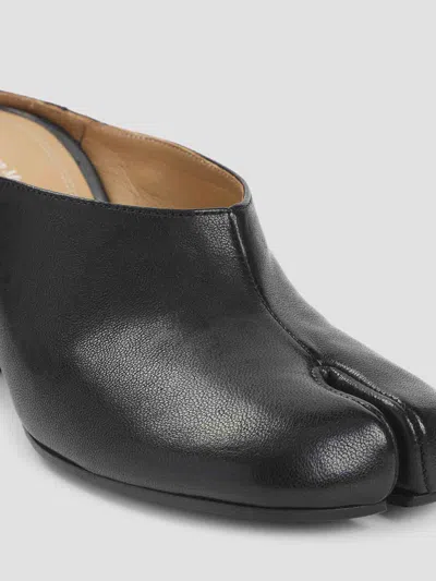 Maison Margiela Mule Tabi In Pelle In Black