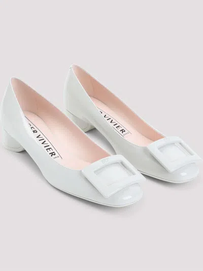 Roger Vivier Roundy Lacquered Decollete 25 Pumps For Women In White