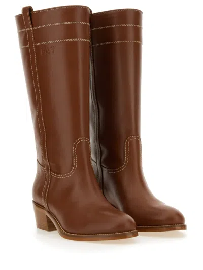 Fay Elegantly Crafted Leather Boot In Brown