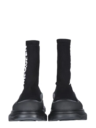 Alexander Mcqueen Black Sock-style Logo-print Boots In Nero Scuri