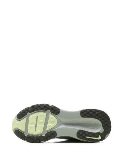 Nike Vomero 18 Running Shoe In Gray