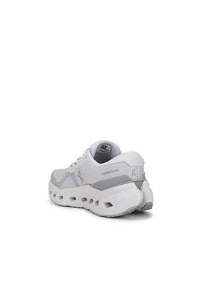 On Cloudrunner 3 In White