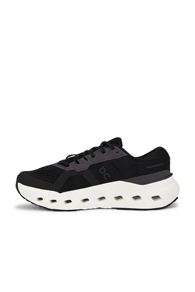 On Cloudrunner 3 In Black