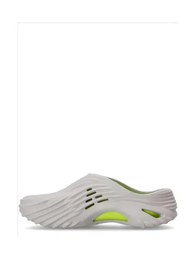 Crocs Echo Wave Mules In Gray
