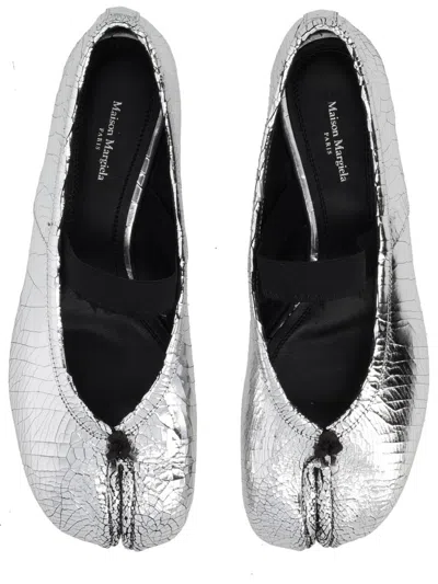 Maison Margiela Tabi Split-toe Metallic Cracked-leather Ballet Flats In Silver