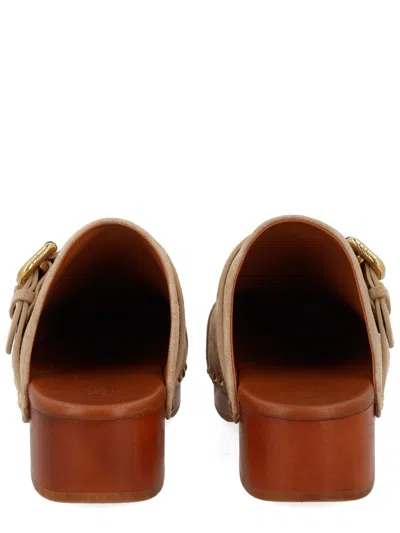 Chloé Jeannette Buckle Detailed Studded Clogs In Brown