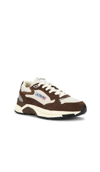 Autry Hyperway Low Sneaker In Brown