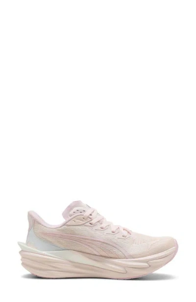 Puma Deviate Nitro 4 Running Shoe In Pink