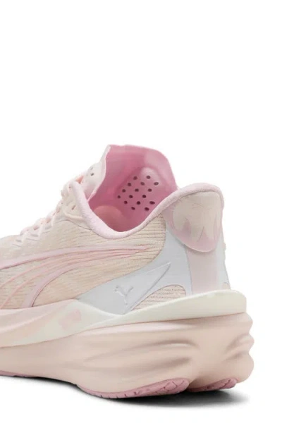 Puma Deviate Nitro 4 Running Shoe In Pink