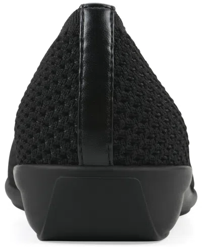 White Mountain Florian Flat In Black