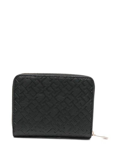 Tommy Hilfiger Patterned Zip Wallet In Brown