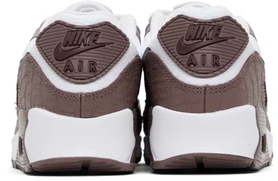 Nike Air Max 90 Sneaker In Brown