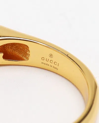 Gucci Logo-lettering Polished-finish Ring In Yellow
