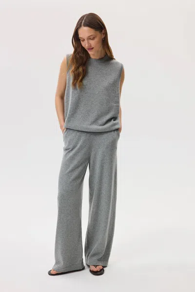 Johnstons Of Elgin Iris Cashmere Sweater Vest In Gray