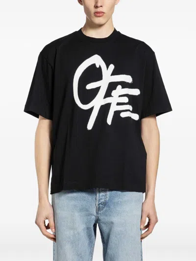 Off-white 스프레이 로고 스케이트 티셔츠 In Black