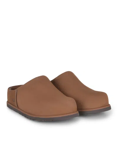 Ugg Otzo Clogs In Brown