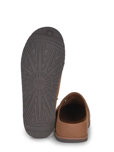 Ugg Otzo Clogs In Brown