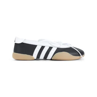 Adidas Originals Sneakers With Contrast Stripes And Rubber Sole In Multi