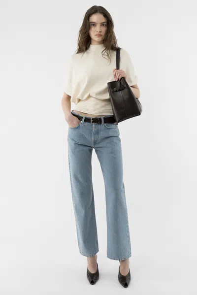 Arakii Regular Light Wash Jeans In Blue