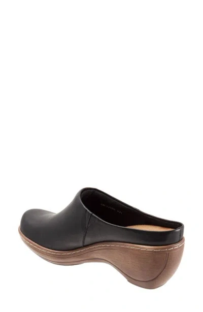 Softwalk ® Madison Clog In Black