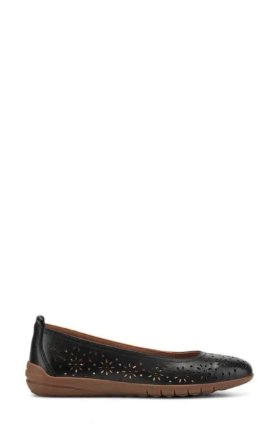 Easy Spirit Araceli Flat In Black