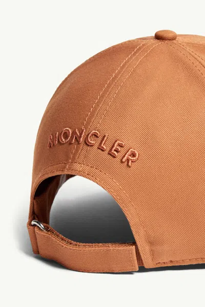 Moncler Casquette En Gabardine De Coton In Brown