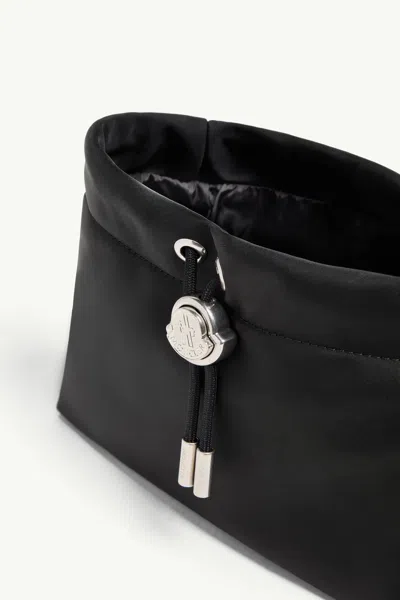 Moncler Compact Handheld Pouch Handbag With Logo Detail In Black