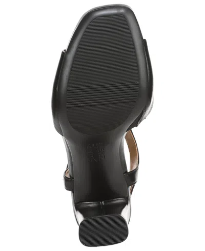 Naturalizer Marlowe T-strap Sandal In Black