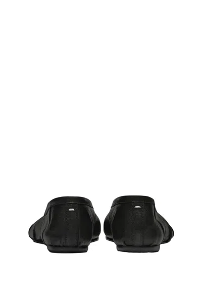 Maison Margiela Split-toe Minimalist Flat Shoes With Bow Accent In Black