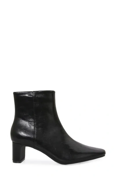 Berness Crinkle Textured Bootie In Black
