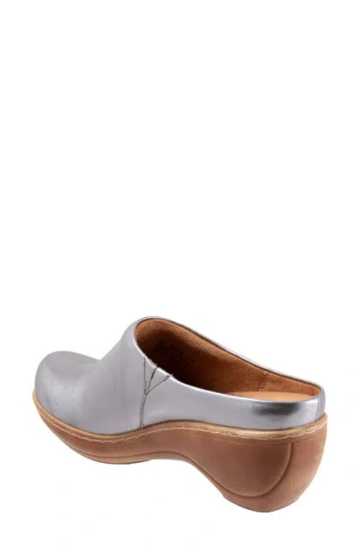 Softwalk Madison Clog In Gray