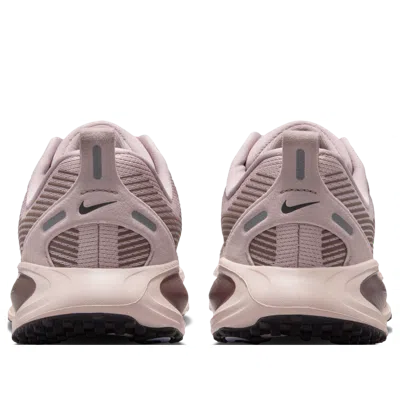 Nike Vomero 18 Sneakers In Multi