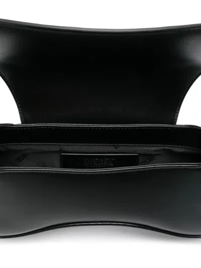 Diesel Play Logo Plaque Shoulder Bag In Black