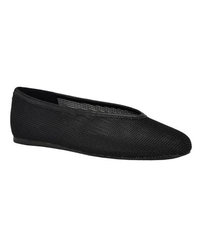 Calvin Klein Zinya Flat In Black