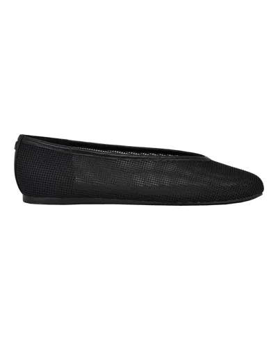 Calvin Klein Zinya Flat In Black