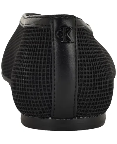 Calvin Klein Zinya Flat In Black