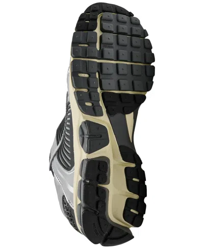 Nike Zoom Vomero 5 Sneakers In Gray