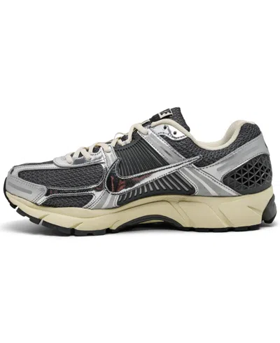 Nike Zoom Vomero 5 Sneakers In Gray